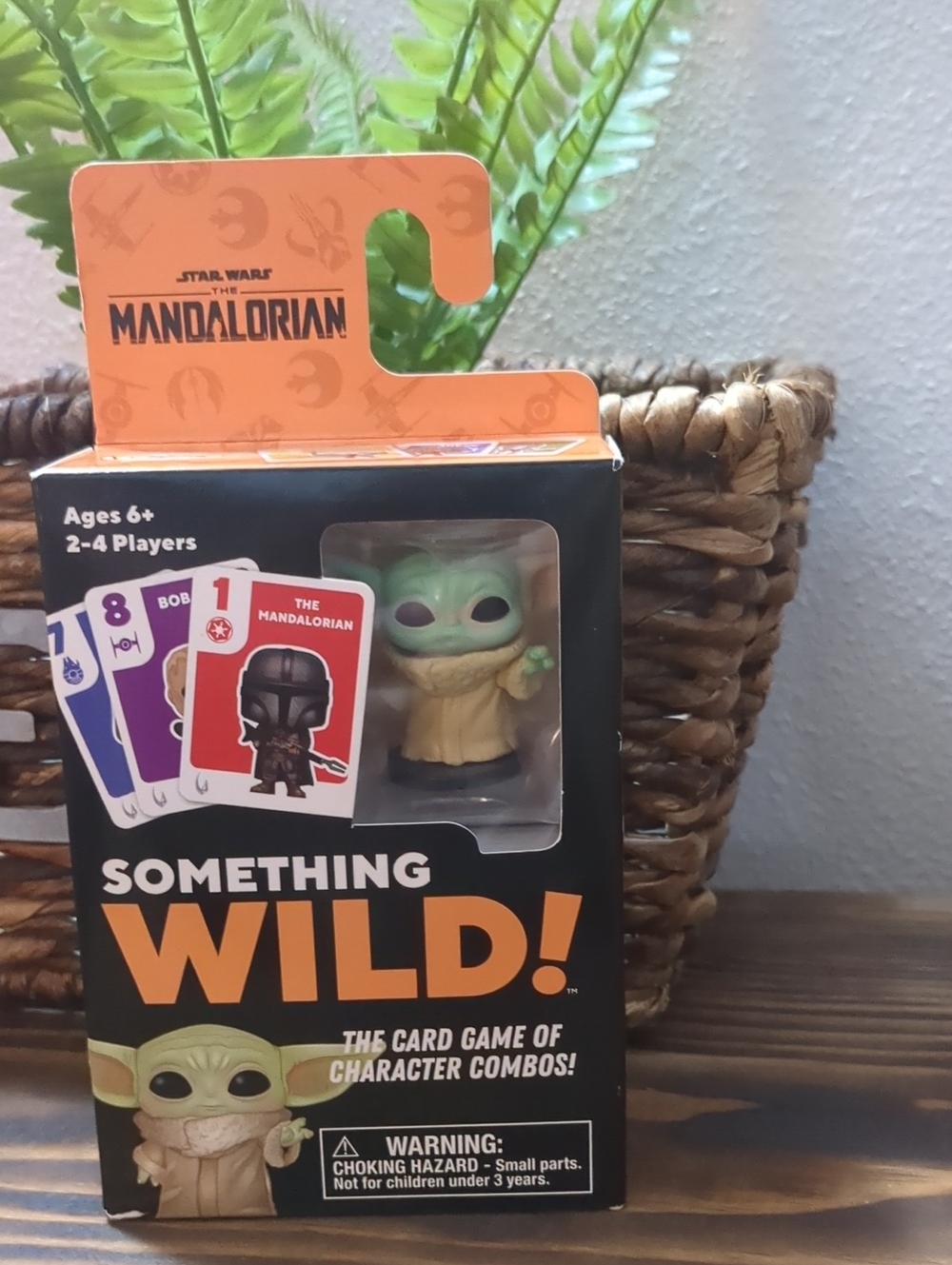 Funko Something Wild! Card Game "Mandolorian STAR WARS" with Green Grogu Figure